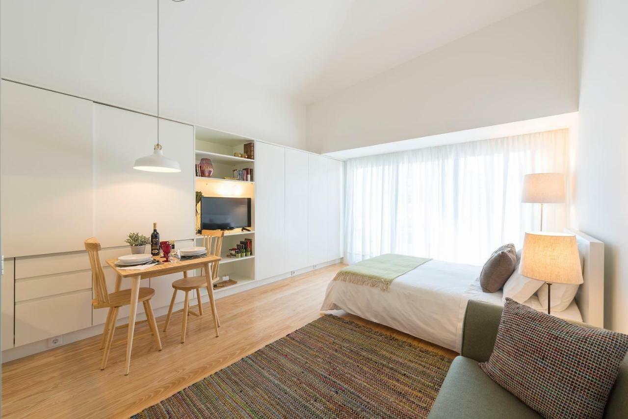 Bright Downtown Apartment Порту Экстерьер фото