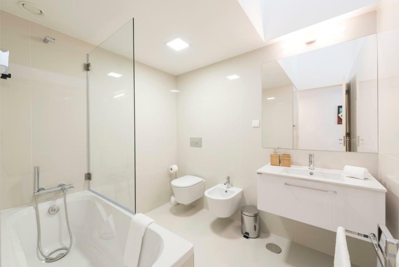 Bright Downtown Apartment Порту Экстерьер фото